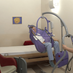 Ponudba funkcionalnih bolniških postelj in sobnih dvigal na našem trgu